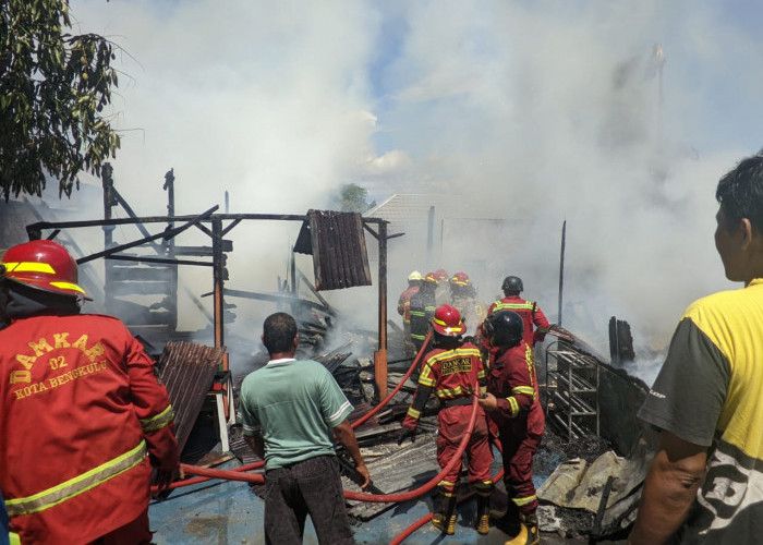 Diduga Korsleting Listrik, Dua Bangunan Termasuk PAUD Burniat Ceria Ludes Terbakar Dekat Benteng Marlborough
