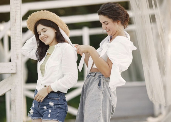 Tetap Stylish! 7 Tips Layering di Musim Panas Tanpa Gerah