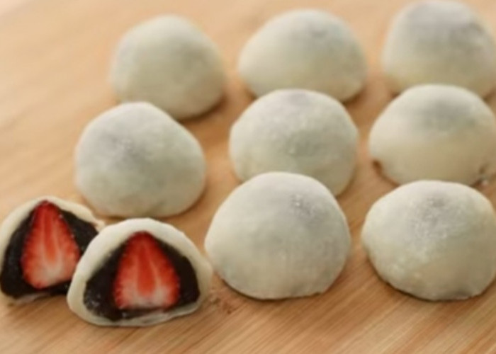 Resep Mochi Coklat Isi Strawberry Ala Chef Devina Hermawan yang Menggugah Selera