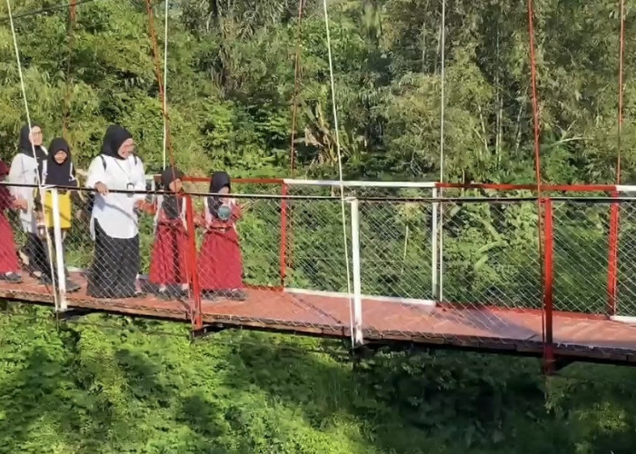 Jembatan Garuda di Rejang Lebong, Permudah Akses Sekolah dan Jadi Penyelamat Pelajar saat Sungai Meluap