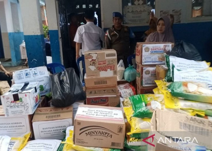 Korban Kebakaran Pengantungan Dapat Bantuan Sekolah, Seragam hingga Uang Tunai