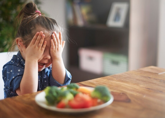 Anak Picky Eater? Ini Cara Mengatasinya