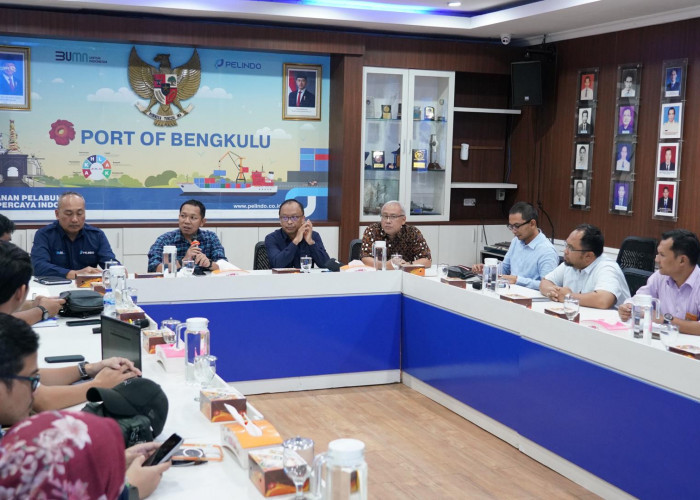 Pertamina Patra Niaga Dukung Pelindo Dalam Penanganan Alur di Pelabuhan Pulau Baai