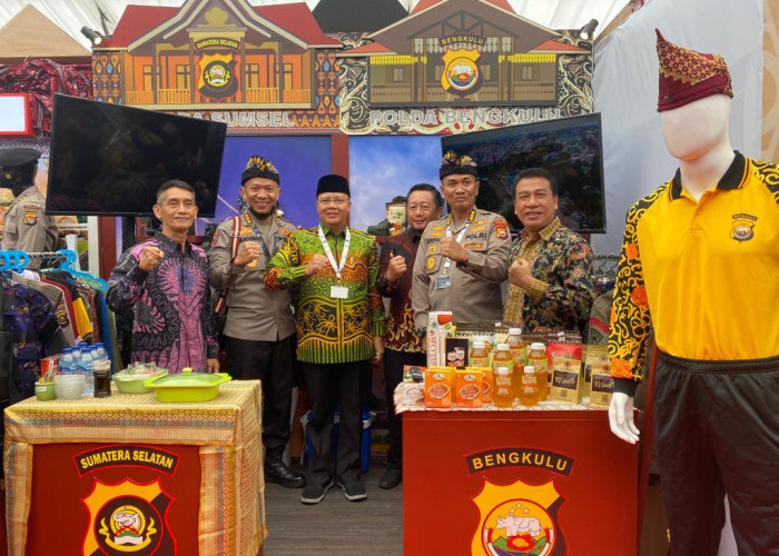 Gubernur Bengkulu Kunjungi Standboth UMKM Polda Bengkulu  Di Business Matching Bali 