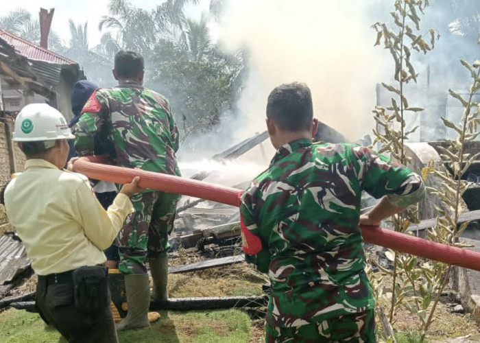 Kebakaran di Mukomuko, Dua Rumah Warga Air Bikuk Ludes Dilalap Api