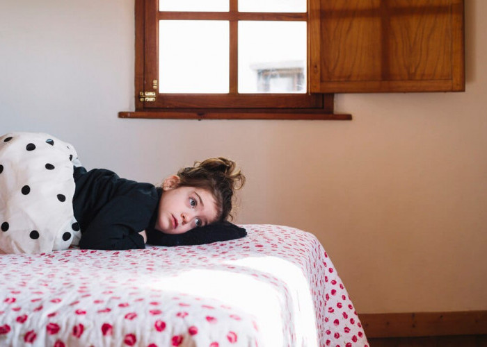 Hindari Kekerasan, 5 Cara Menenangkan Anak yang Tantrum Menjelang Tidur