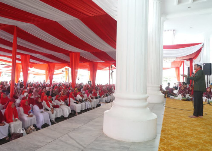 Ribuan Jemaah Padati Tabligh Akbar Pengajian Merah Putih di Bengkulu