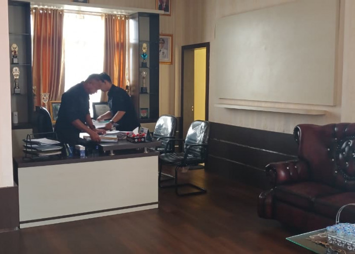 Kejari Geledah Dinas PUPR Kepahiang, Dugaan Korupsi MCK Rugikan Negara Rp1,1 Miliar