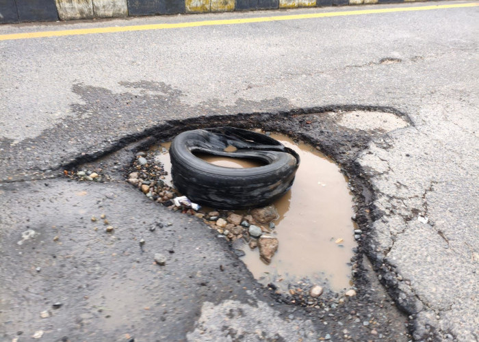Jalan Nasional Berlubang di Bandar Ratu Mukomuko Disorot, PUPR Desak Perbaikan Darurat