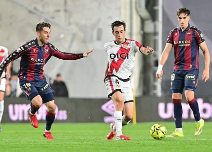 Tampil dengan 10 Pemain, Rayo Vallecano Paksa Levante Berbagi Angka