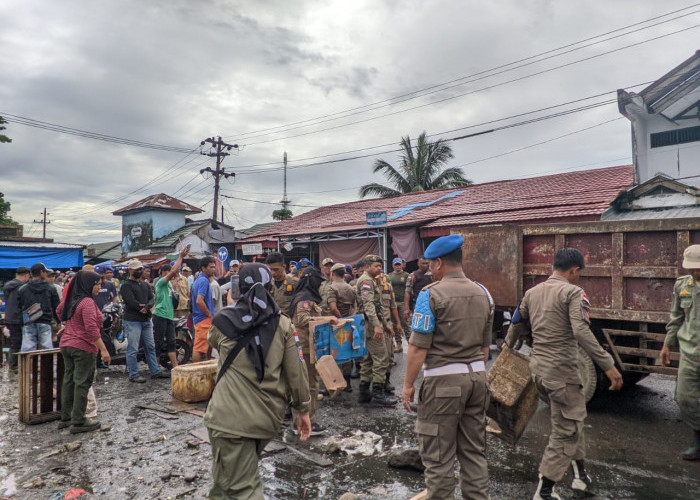 Satpol PP Kembali Tertibkan PKL di Pasar Minggu, Pedagang Diminta Patuhi Aturan