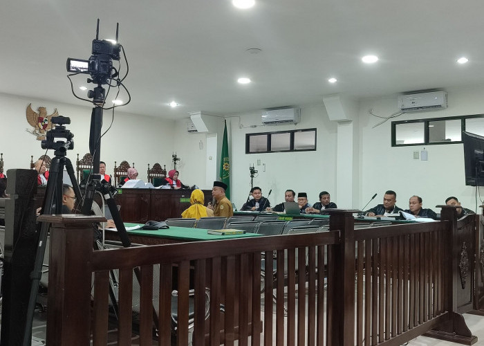 KPK Hadirkan Dua Pejabat Pemprov dalam Sidang Dugaan Gratifikasi