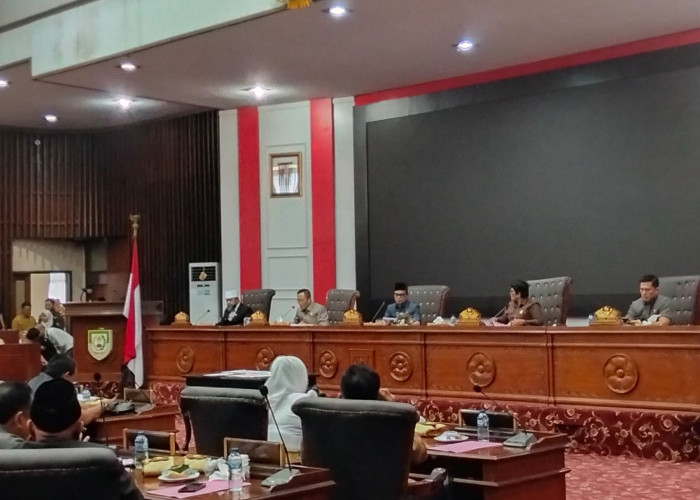 Rapat Paripurna DPRD Provinsi Bengkulu Sempat Memanas, Protes Terkait Pembacaan Surat PAW Ketua DPRD