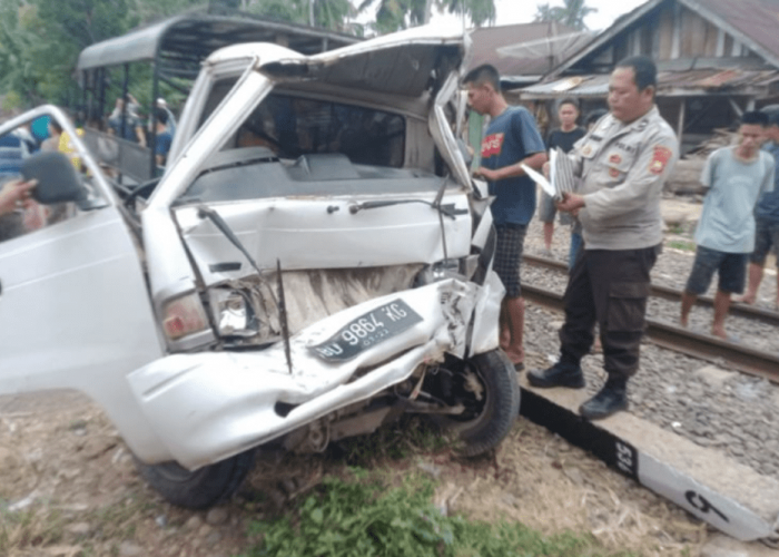 Kecelakaan Tragis, Penumpang Angdes di Rejang Lebong Meninggal Dunia Tertabrak Kereta Api