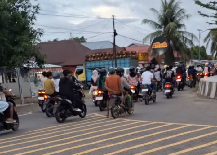 Viral! Bundaran Kota Mukomuko Diserbu Pemburu Takjil, UMKM Raup Cuan Ramadan 2026