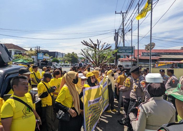 Kader Golkar Bengkulu Demo, Soroti Pembekuan dan Penunjukan PLT