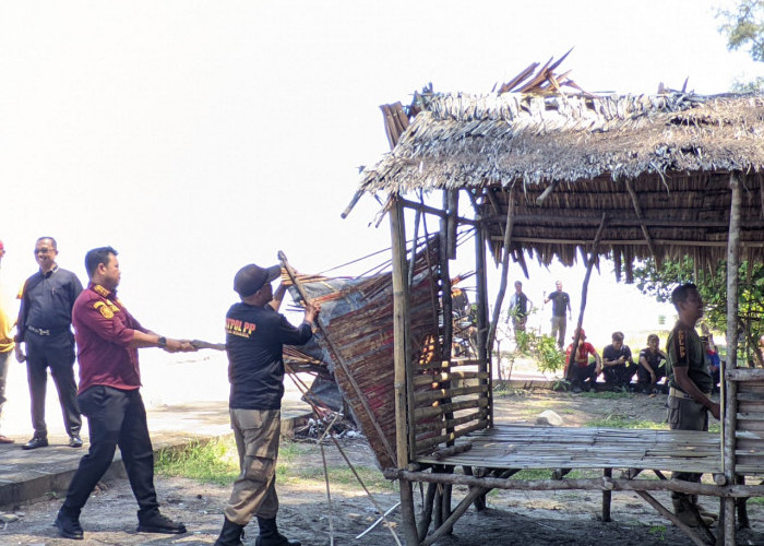 Pemkot Bengkulu Tertibkan Pondok Liar di Pantai Panjang, Kawasan Wisata Ditata Ulang