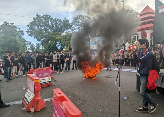 Massa May Day Bengkulu Sampaikan 7 Tuntutan, Soroti Hak Buruh hingga Mosi Tak Percaya