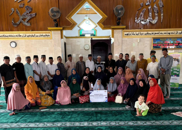 FIFGROUP Cabang Kota Bengkulu Bagikan 56 Takjil, Tebarkan Kebaikan di Bulan Suci Ramadan