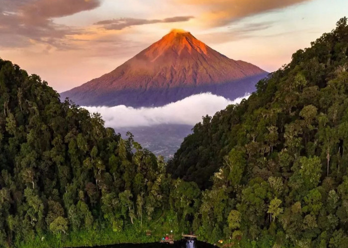 Menakjubkan! Ini 5 Mitos Gunung Kerinci yang Melegenda di Atap Negeri Jambi