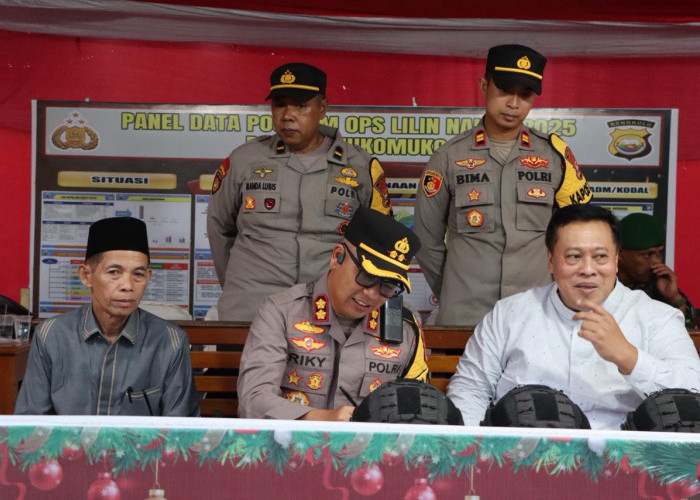 Kapolres dan Bupati Mukomuko Tinjau Pos Pam dan Pos Yan Jelang Nataru