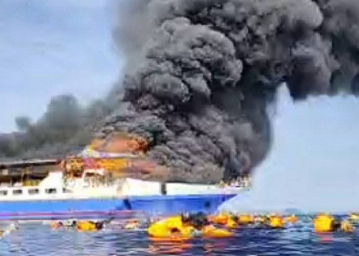 Detik-detik Mencekam: Penumpang KM Barcelona 5 Syok Saat Kapal Terbakar di Laut Talaud