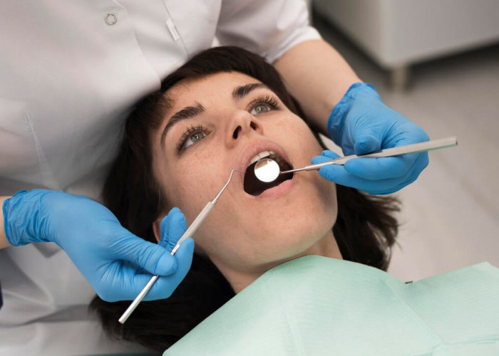 Ketahui Bahaya Karang Gigi Bagi Kesehatan dan Biaya Membersihkan Karang Gigi di Klinik