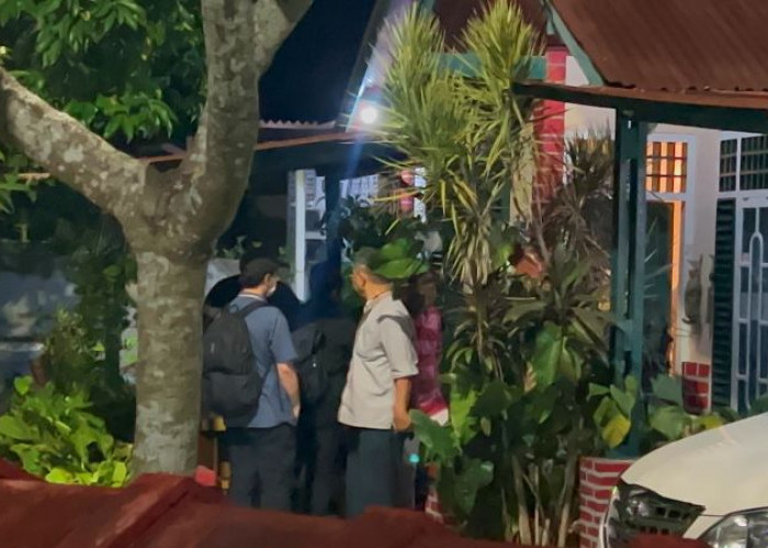 KPK Geledah Rumah Eks Pj Wali Kota Bengkulu, Empat Koper Dokumen dan Uang di Brankas Diamankan?