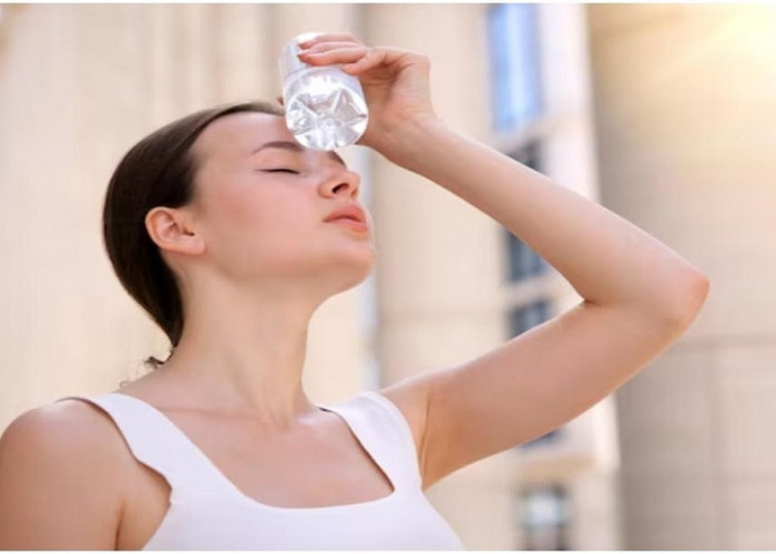 4 Tips Mengatasi Dehidrasi Berat Saat Cuaca Panas