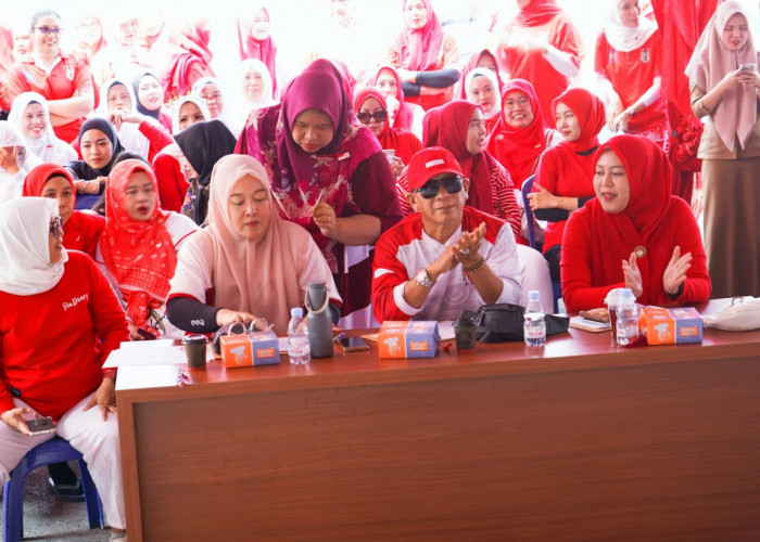 Gebyar Kemerdekaan di Kantor Gubernur Bengkulu, ASN Adu Seru Tangkap Belut hingga Solo Song