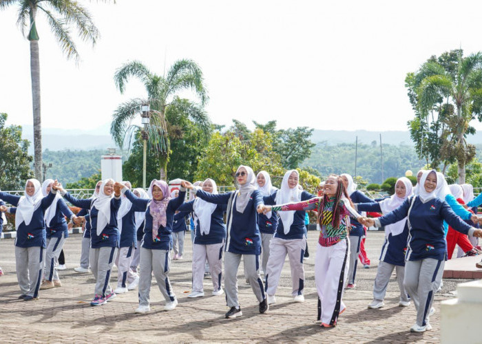 Bunda PAUD Seluma dr. Mega Ayu Semangati 150 Pendidik di Senam Akbar Ceria HIMPAUDI 2025