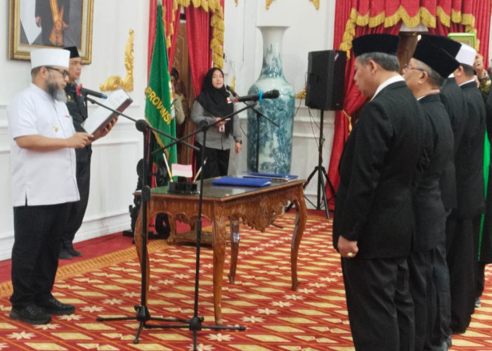 Helmi Hasan Lantik Pimpinan Baznas Bengkulu, Minta Langsung Turun Bantu Warga