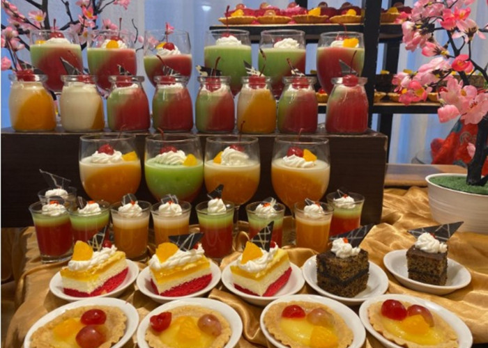 Makan Bersama dengan Dekorasi Oriental, Menyambut Imlek 2024, di Hotel Santika Bengkulu