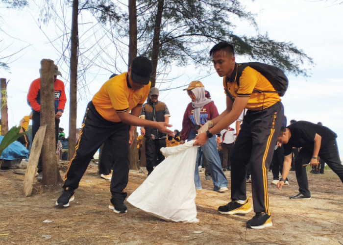 GEMPITA dan GEMPAR, Aksi Polda Bengkulu Wujudkan Pantai dan Kota Bersih Dukung Program Prabowo