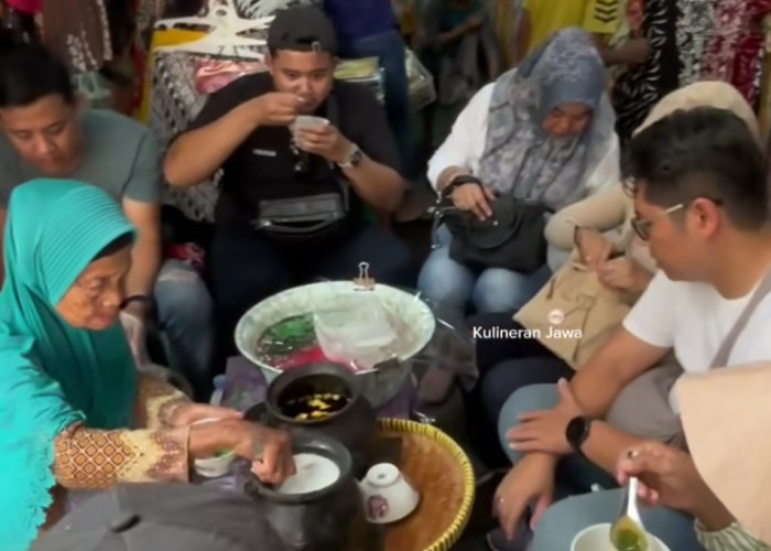 Jelajah Kuliner Nusantara: Nikmati Kesegaran Es Dawet Mbah Hari di Malioboro, Yogyakarta