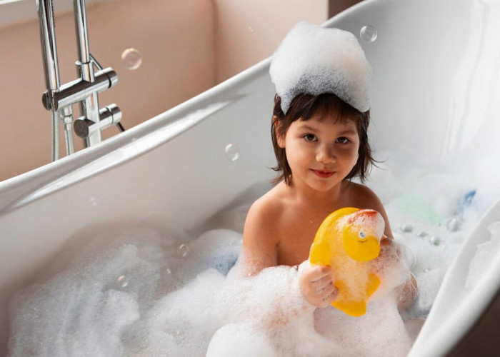 Jangan Asal Sabun: Ini Tips Memilih Sabun Mandi untuk Anak 