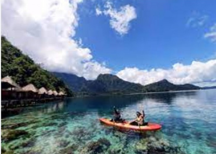 Kalau Mau ke Pulau Bening Bak Kaca, Datang Saja ke Pantai Ora Maluku Tengah 