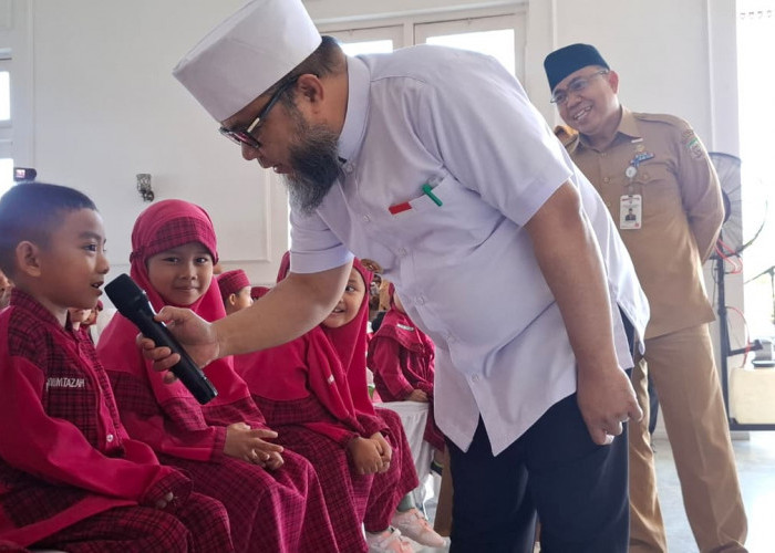 Helmi Hasan Terima Kunjungan 53 Siswa TK IT Mumtazah, Tanamkan Semangat Belajar Sejak Dini