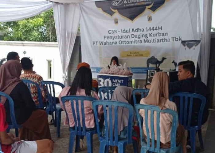 WOM Finance Menyebarkan Kebaikan, Salurkan Daging Kurban di Sekitar Kantor Cabang