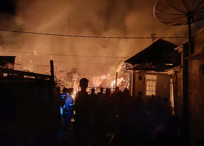 Kebakaran Dahsyat Melanda Permukiman Padat Penduduk di Rejang Lebong, Sejumlah Rumah dan Bedengan Ludes