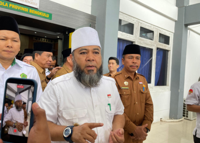 Pemprov Bengkulu Alokasikan Rp600 Miliar untuk Perbaikan Jalan dan Ambulans Gratis