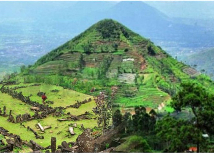 Penemuan Situs Gunung Padang, Benarkah Murni Buatan Manusia?