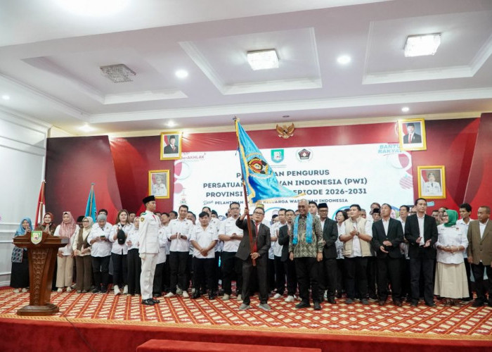 PWI Bengkulu Dilantik, Ketum PWI Pusat Minta Wartawan Tak Kalah dengan AI