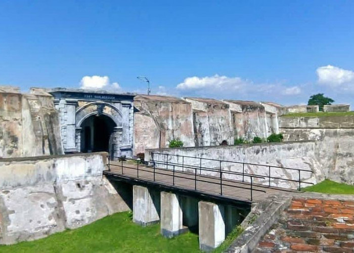 Misteri Benteng Marlborough, Jejak Sejarah dan Sosok Perempuan Bule di Senja Hari