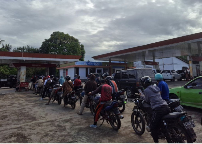 Stok Aman, Antrean BBM Panjang di Bengkulu Utara: Isu Langka Picu Kepanikan