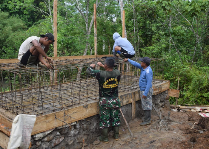 Progress Jembatan Gantung Garuda di Desa Lubuk Bingin Baru Tembus 61 Persen
