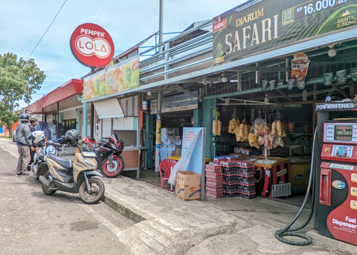 Diterjang Ketakutan, Motor Remaja Tabrak Warung di Simpang Kuala Alam Bengkulu Diduga Dikejar Geng Motor
