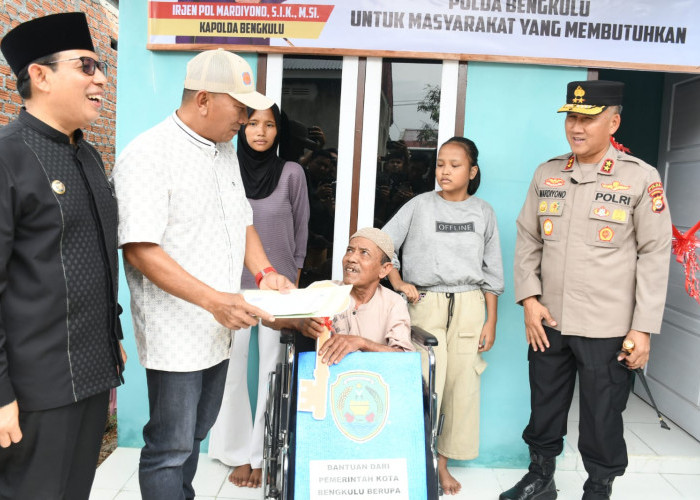 Dulu Tinggal Satu Atap dengan Kandang Ayam, Kini Pak Pandi Miliki Rumah Layak di Bengkulu