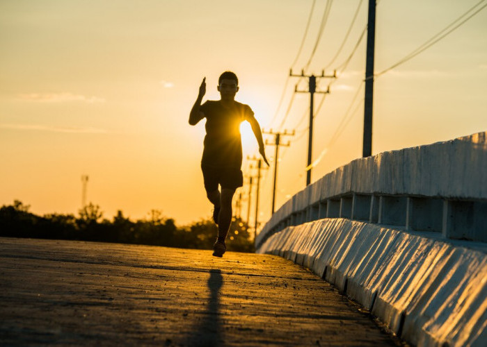 Dapatkan 6 Manfaat Jogging Sore untuk Kesehatan Tubuh, Termasuk Meningkatkan Kualitas Tidur