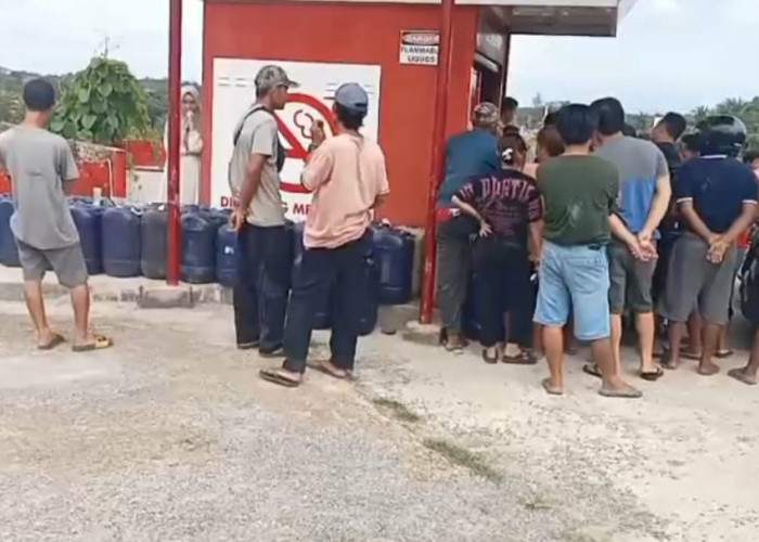 Warga Menjerit! Krisis BBM, Harga Eceran Capai Rp20 Ribu per Liter di Seluma